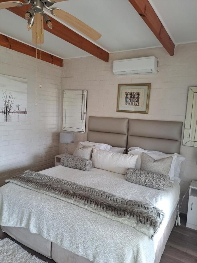Milky Way Executive Suite Hermanus Exterior foto